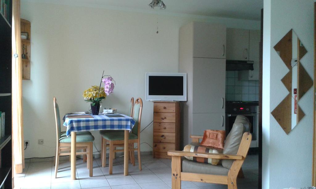 B&B Am See Koeln - Privatzimmer Екстериор снимка