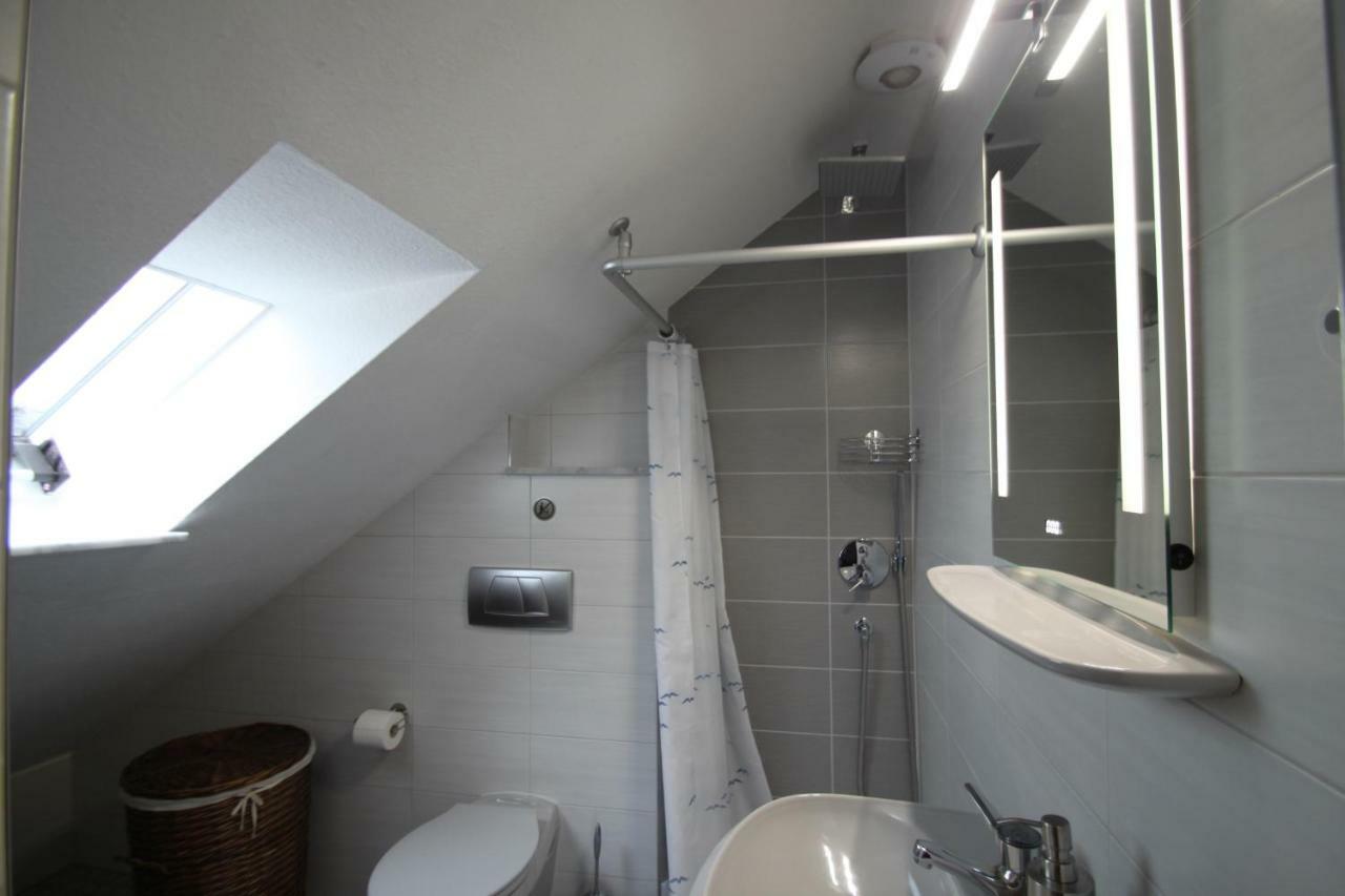 B&B Am See Koeln - Privatzimmer Екстериор снимка