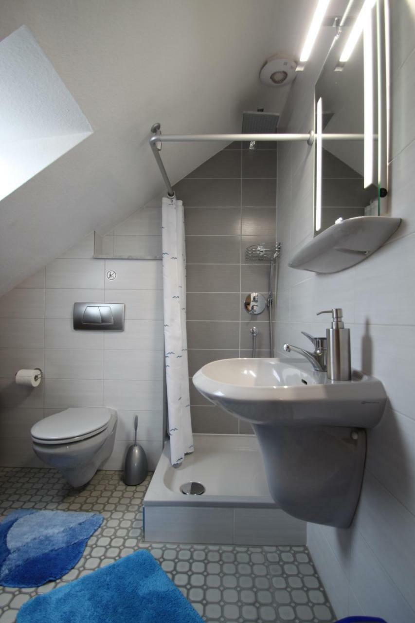 B&B Am See Koeln - Privatzimmer Екстериор снимка