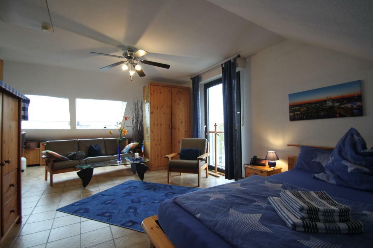 B&B Am See Koeln - Privatzimmer Екстериор снимка
