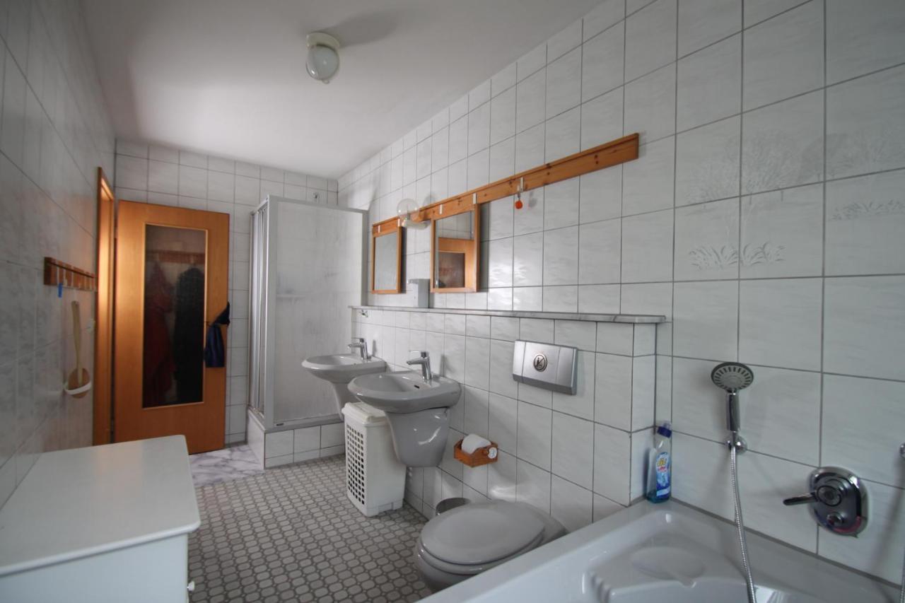 B&B Am See Koeln - Privatzimmer Екстериор снимка